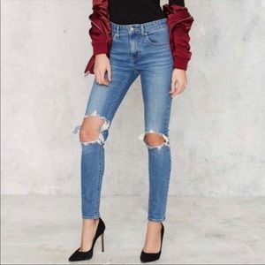 LIKE NEW Levis 721 HighRise Distressed Skinny Jean